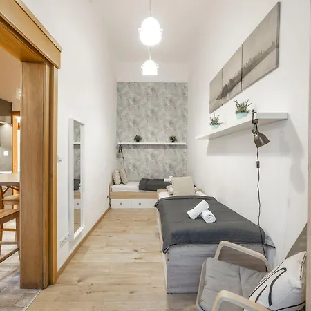 Daire Deluxe N' Cozy Center 2bedrm *