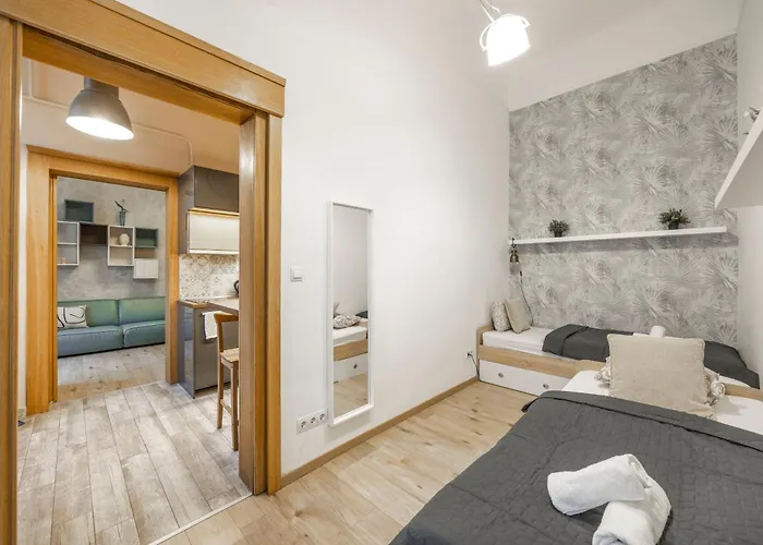 Deluxe N' Cozy Center 2bedrm Daire