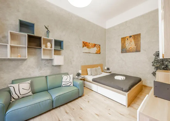 Deluxe N' Cozy Center 2bedrm *