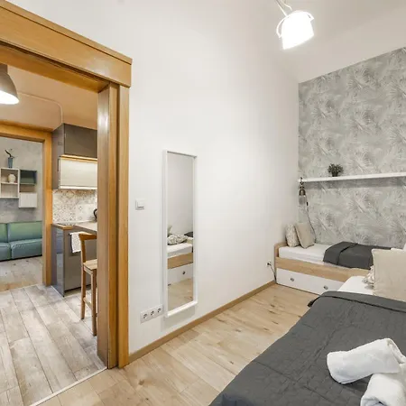 Deluxe N' Cozy Center 2bedrm Lejlighed